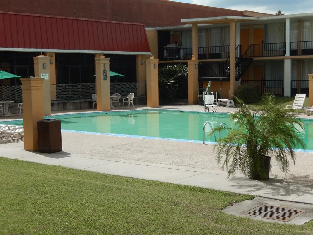 Executive Thibodaux New Orleans Hotel Exterior photo