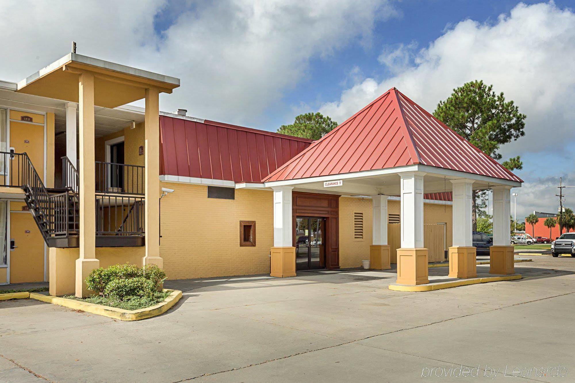 Executive Thibodaux New Orleans Hotel Exterior photo