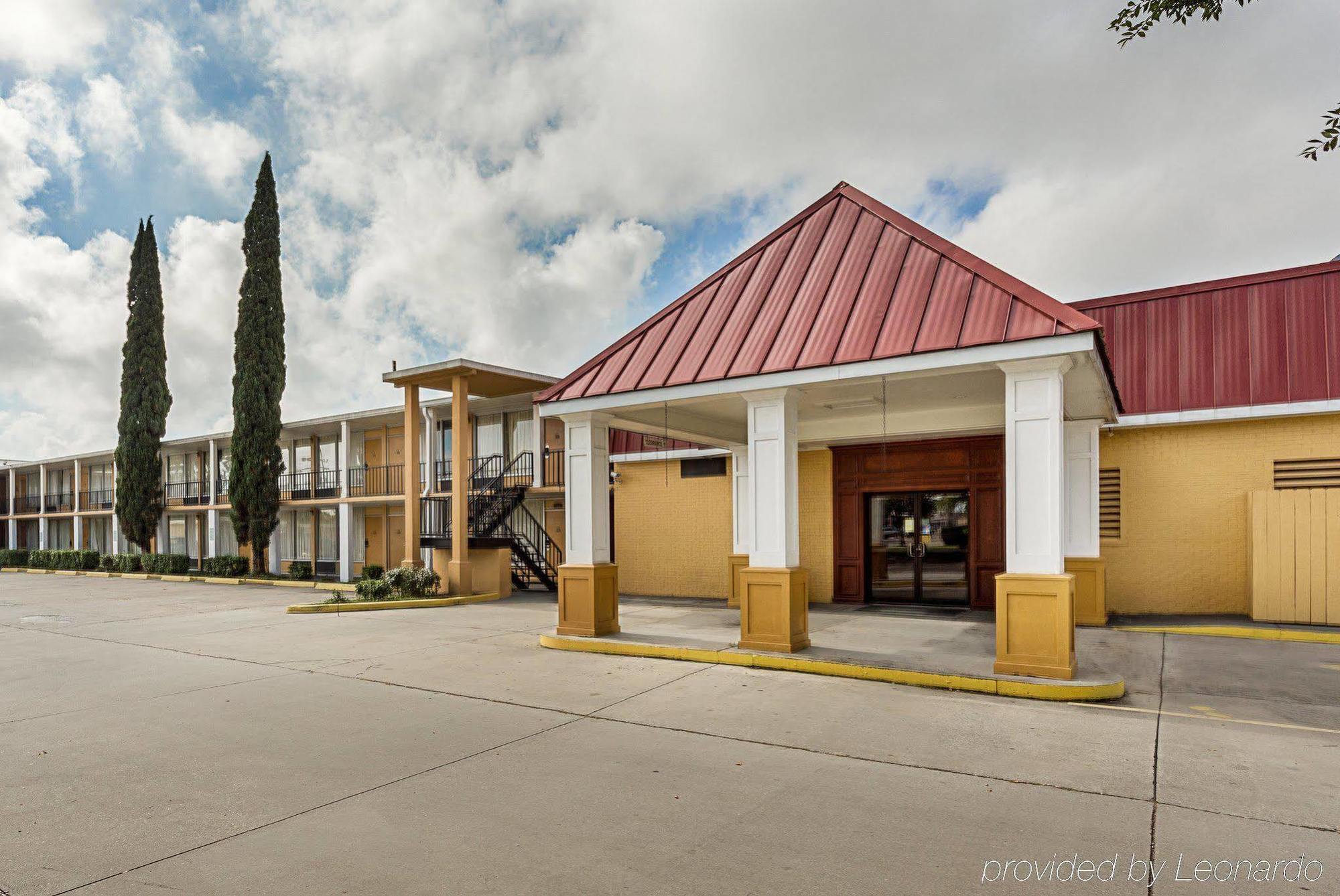 Executive Thibodaux New Orleans Hotel Exterior photo